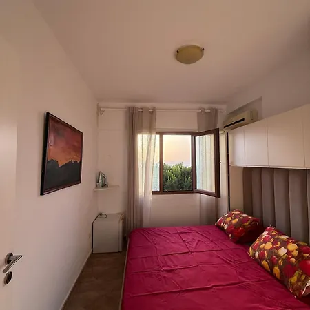 Seaview Golemi شقة *