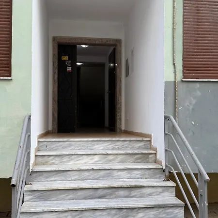 Seaview Golemi شقة *