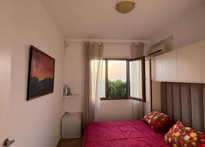 Seaview Golemi شقة *